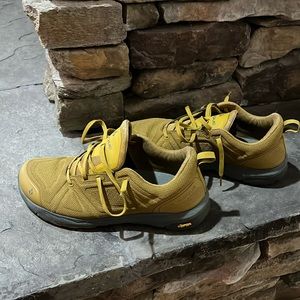Vasque men’s shoes